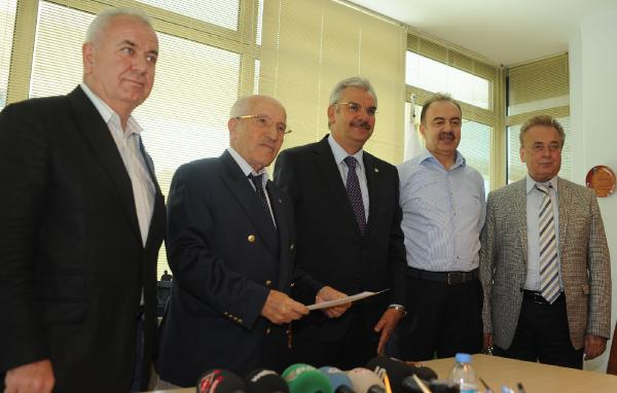 Bursaspor\'da Bölükbaşı ve Önadım da Aday