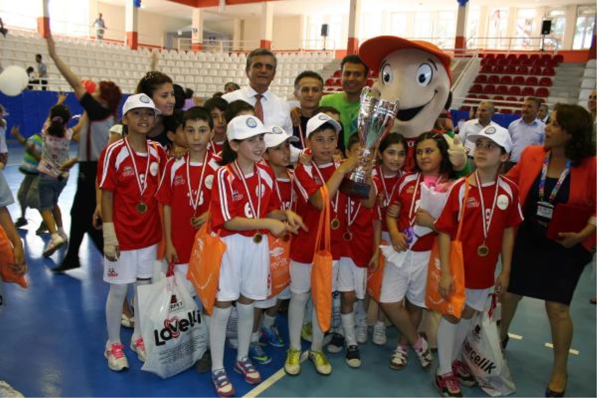 Çocuk Oyunlarında Şampiyon Mustafa Sarıgül Ortaokulu