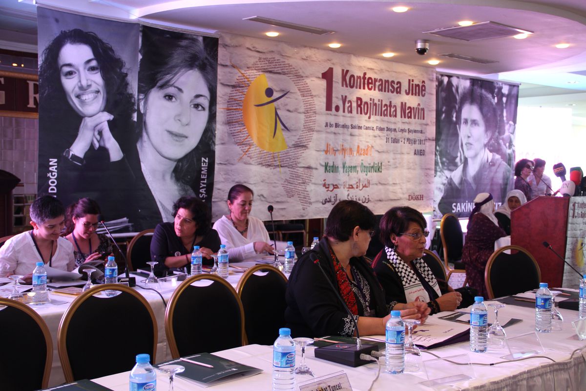 Diyarbakır\'da \'Ortadoğu Kadın Konferansı\' Başladı