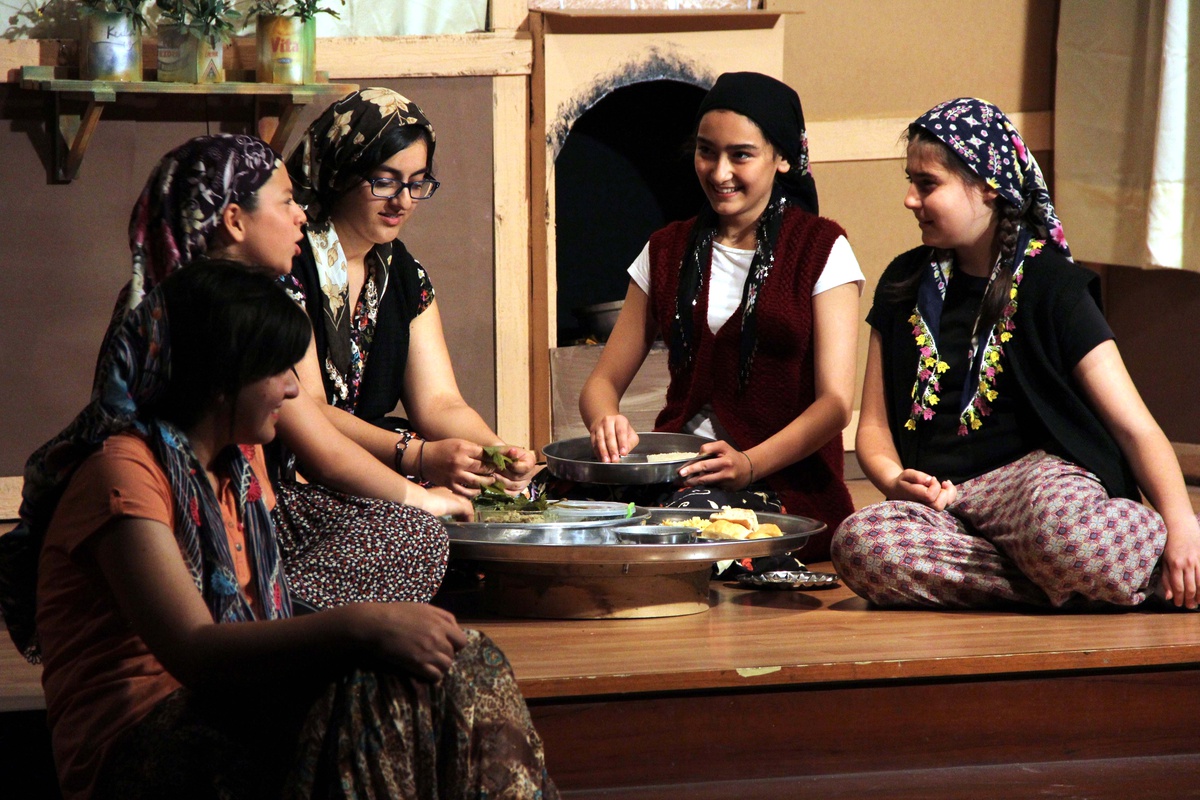 Drama Kulübü Öğrencilerinden Tiyatro Gösterisi
