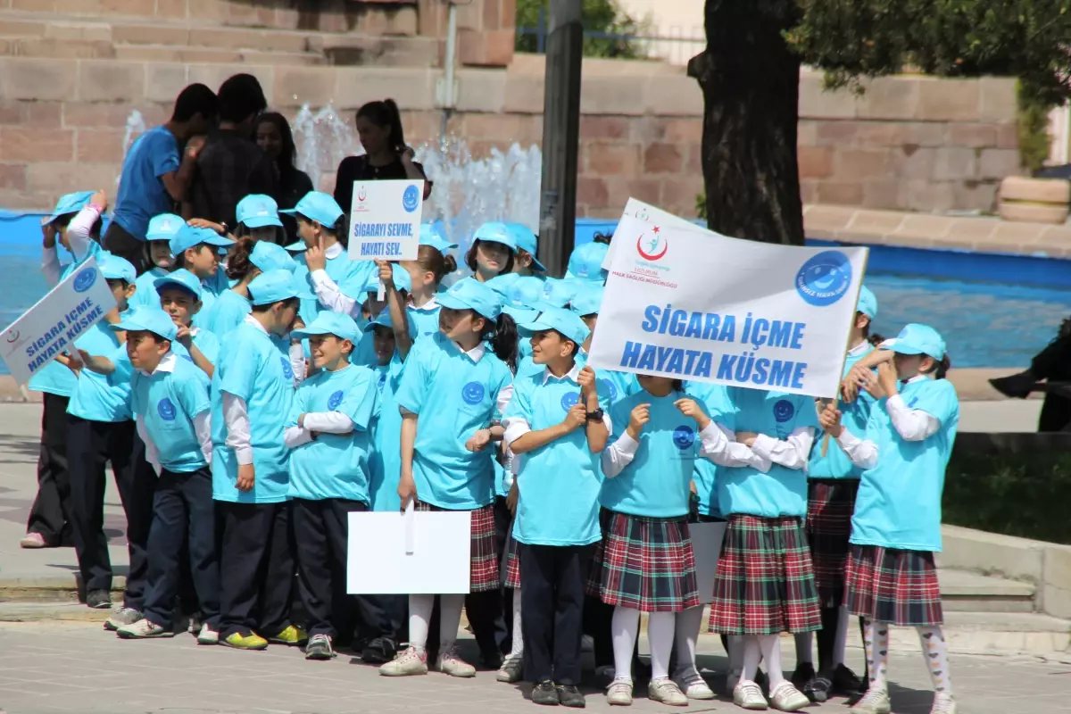 Erzurum\'da "Dünya Tütünsüz Günü" Yürüyüşü