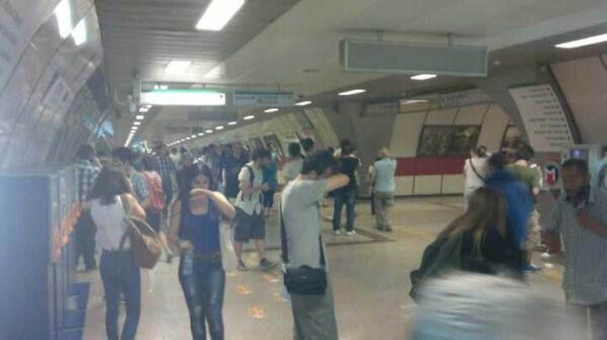 Gazdan Etkilenenler Metro ve Kafeye Sığındı