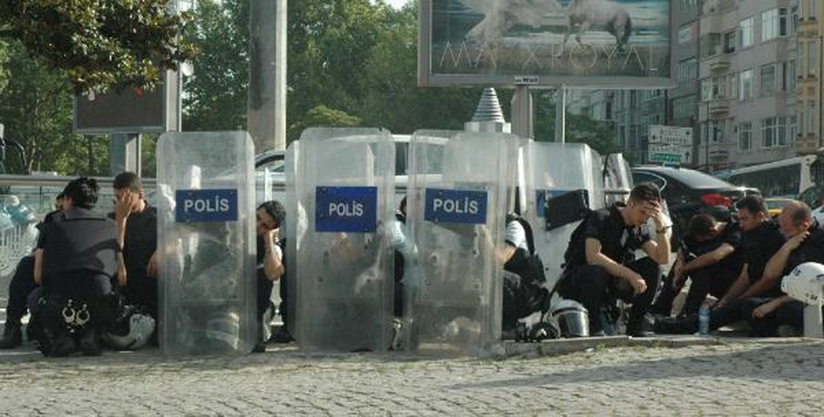 Gezi Parkı\'na 2\'inci Polis Müdahalesi