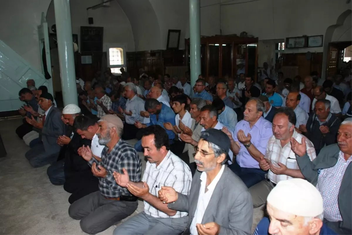 İbrahim Tennuri Hazretleri'ni Anma Etkinliği'ne Yoğun İlgi