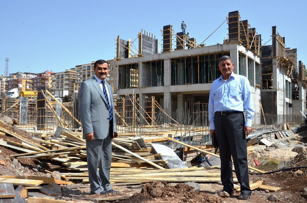İl Milli Eğitim Müdürü İnşaatçılığa Özendi