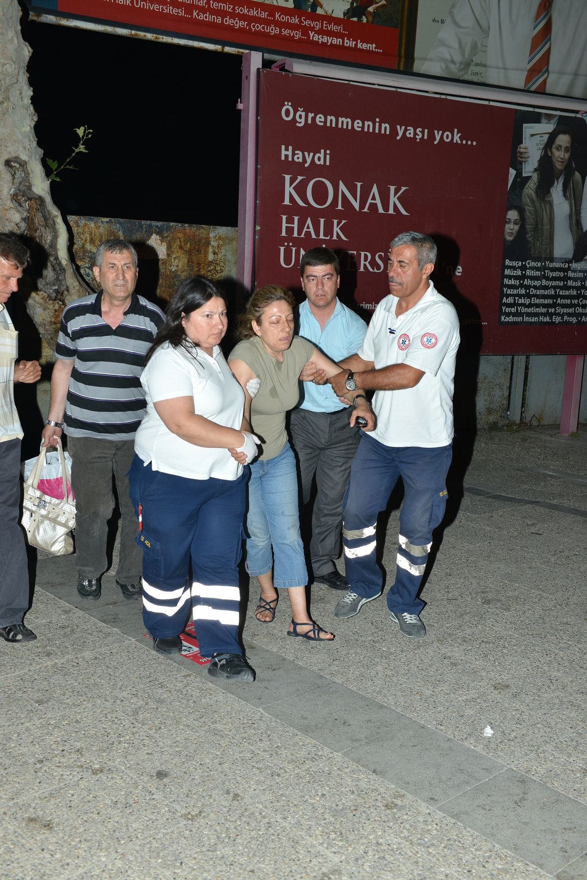 İzmir\'deki Taksim Protestosu