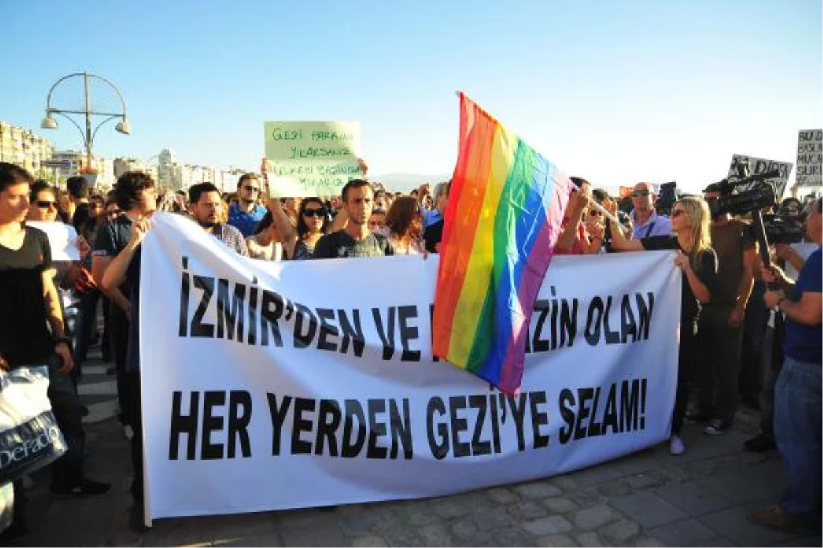 İzmir\'den Gezi Park Müdahalesine 10 Bin Kişilik Protesto