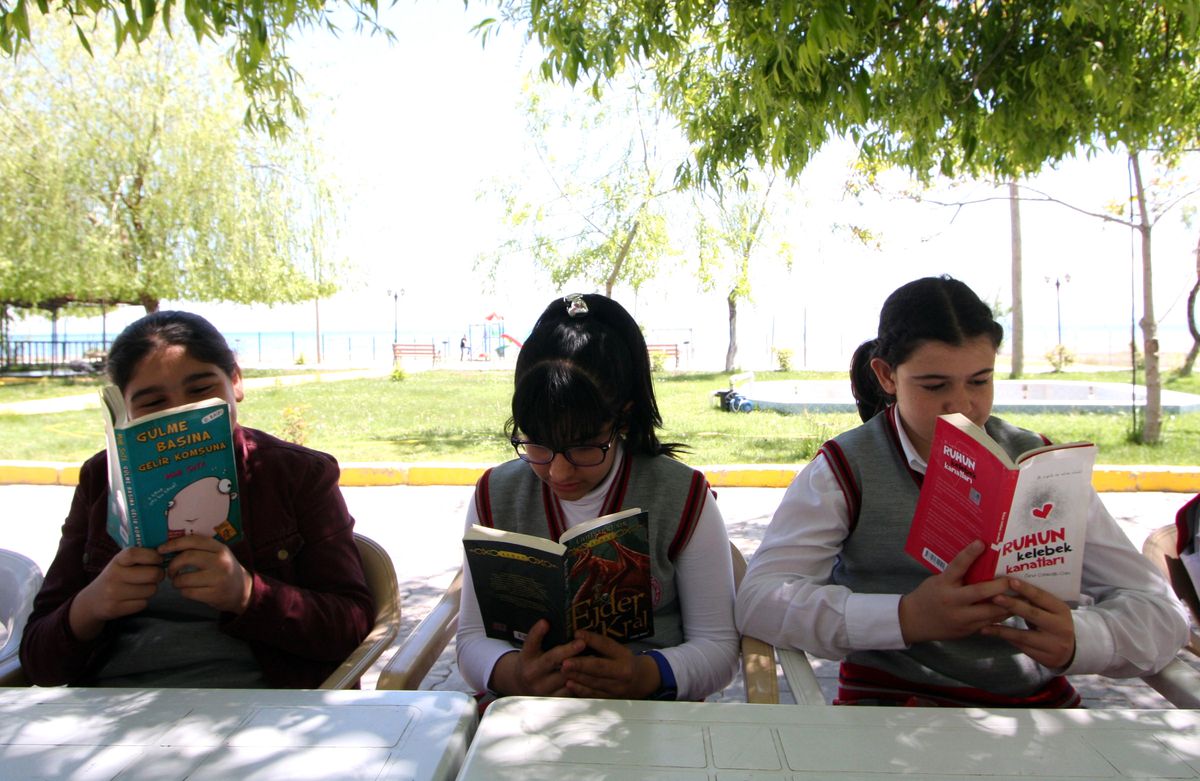 Öğrenciler Eğlenerek Okuyor