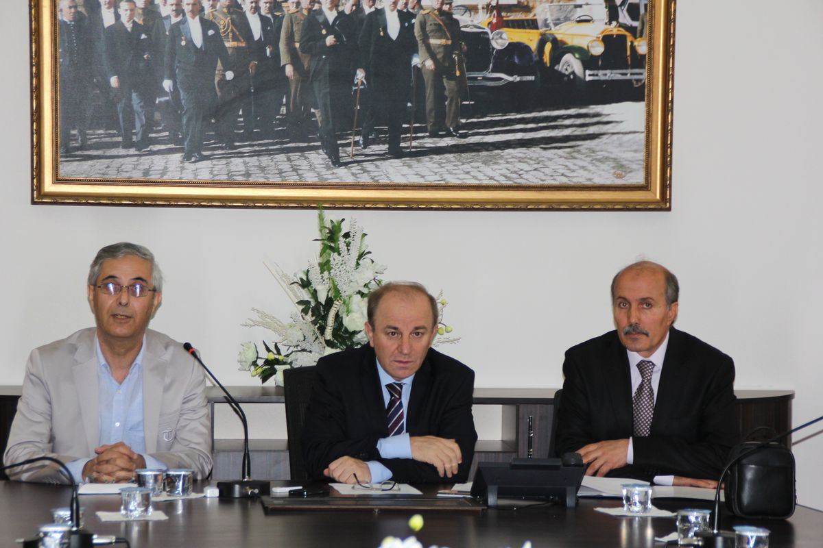 Okul Yaptırmak İsteyen Hayırsever Vali Öztürk ile Ön Protokol İmzaladı