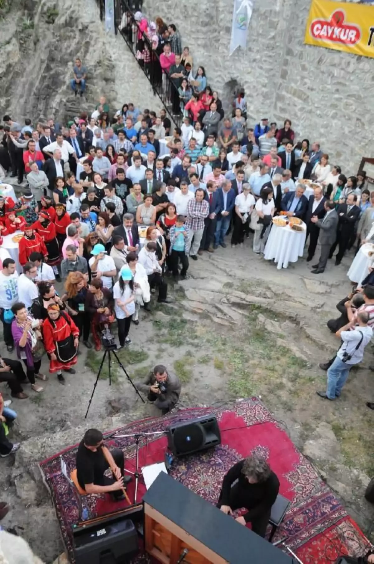 Piyanist Tuluyhan Uğurlu, Rize\'de Konser Verdi