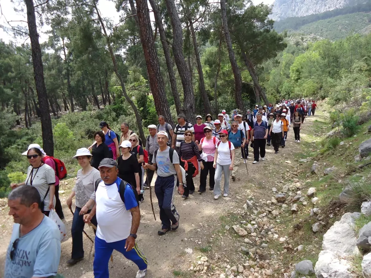 Sporseverler 9 Kilometre Yürüyecek