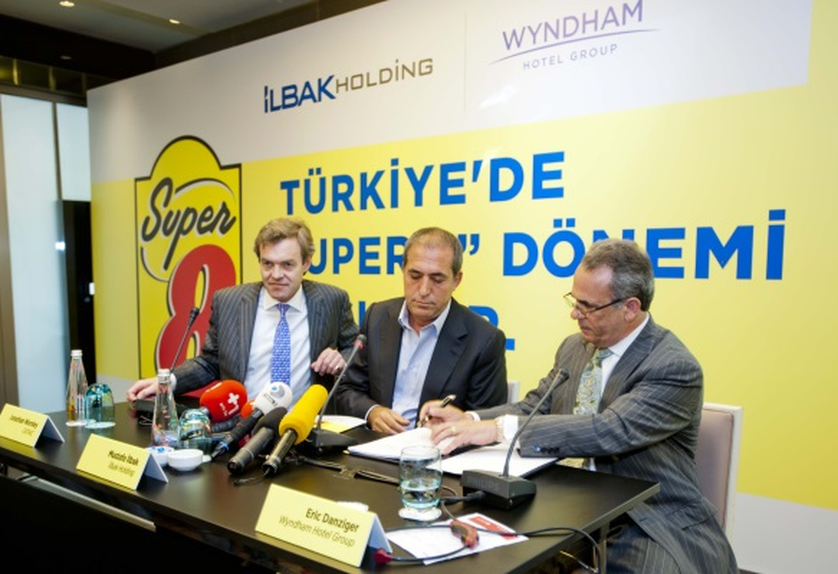 Super 8 Business Otel Zinciri Türkiye\'de!