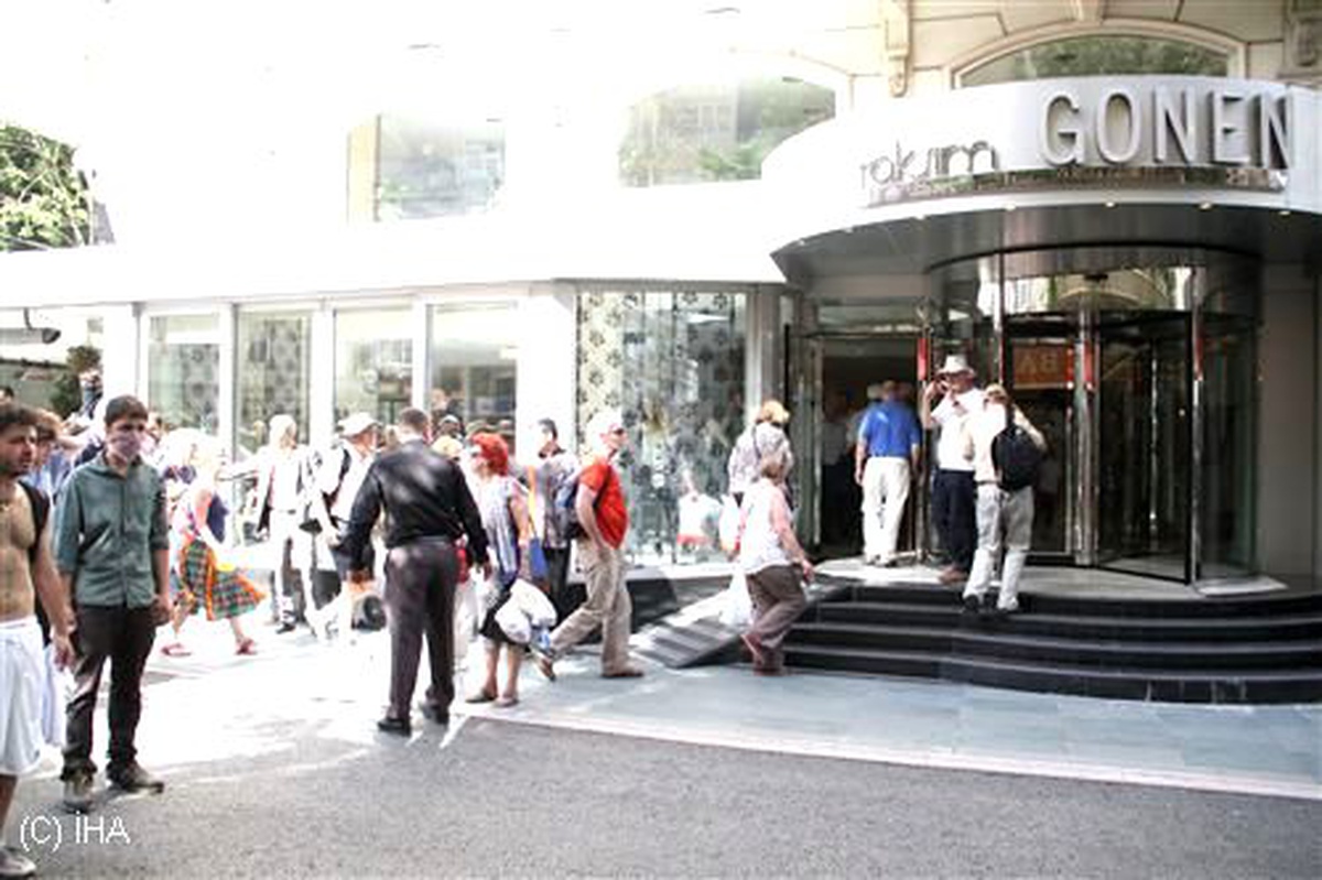 Taksim\'de İranlı Gösterici Gözünden Ağır Yaralandı