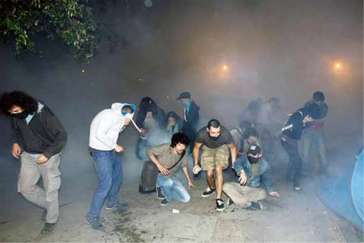 Taksim Gezi Parkı\'ndaki Eylem