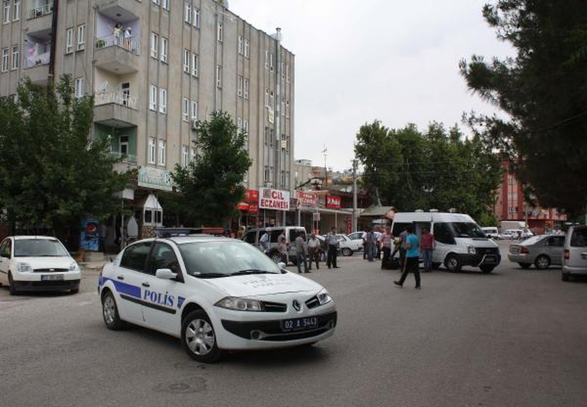 Acil Servis Önündeki Çanta Bomba Paniği Yaşattı