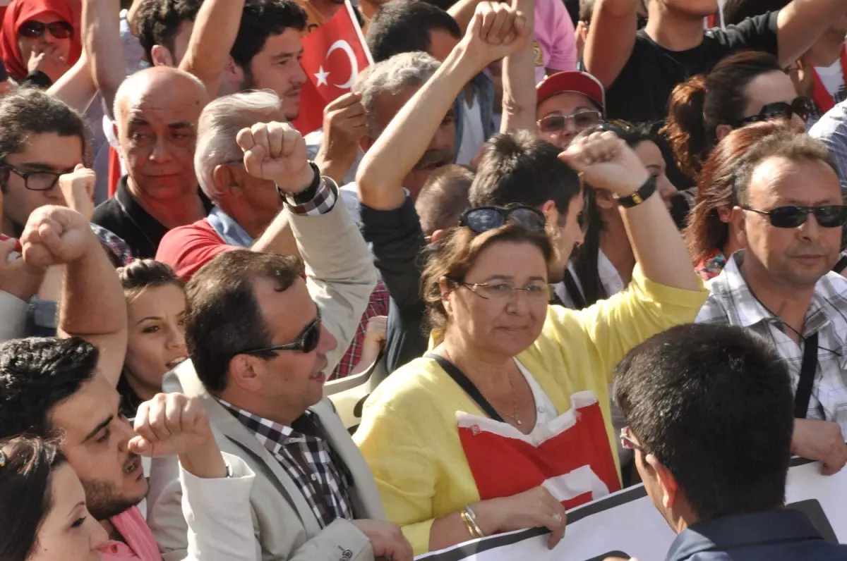 Bolu\'da 10 Bin Kişi Taksim Gezi Parkı İçin Yürüdü