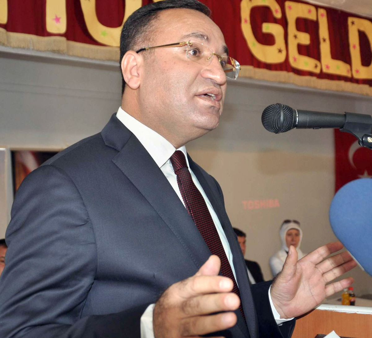 Bozdağ, Çocukları Alınan Ailelerle Görüştü