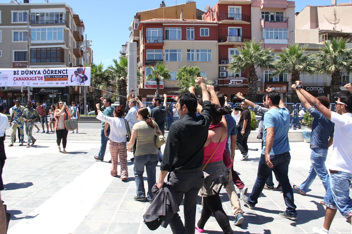 Çanakkale\'de Özgür Suriye Ordusu Protestosu