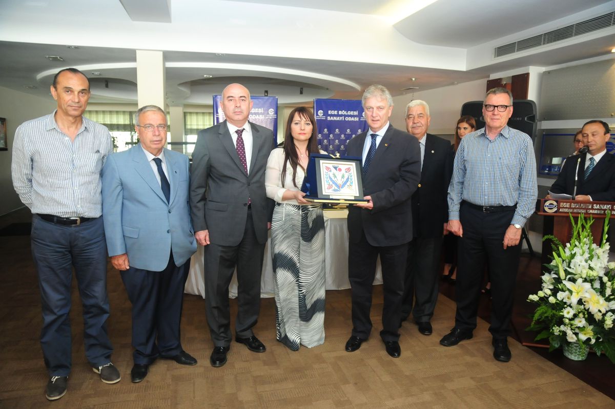 Ebso\'dan Kadınlara Plaket