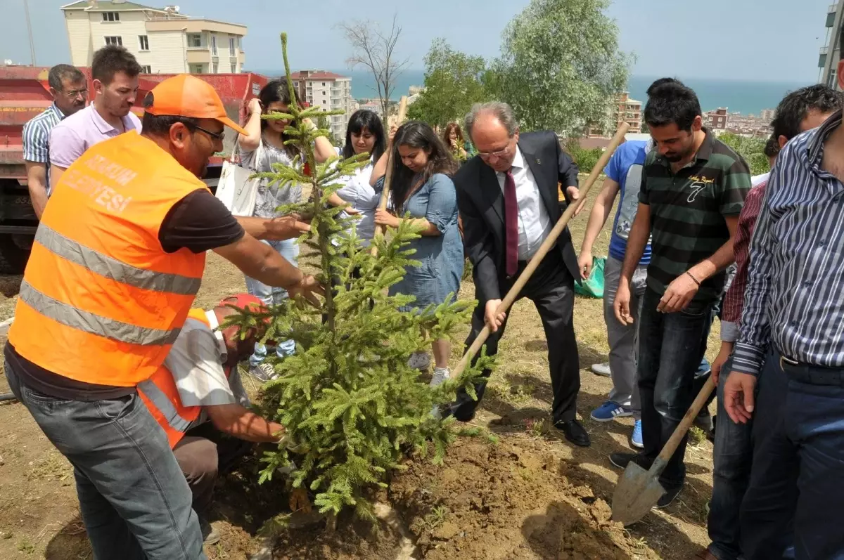 Fidan Dikerek Protesto Ettiler