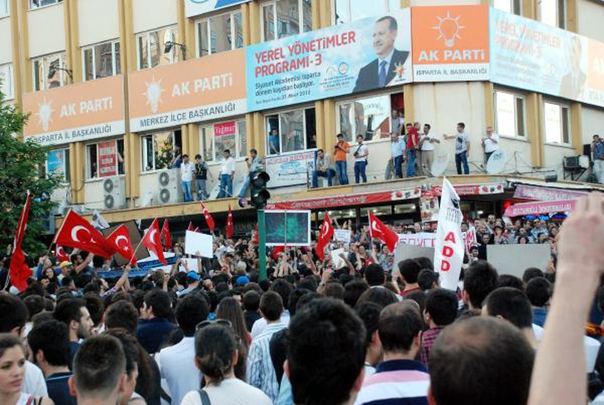 Isparta\'da Taksim Protestosu, 15 Gözaltı (2)