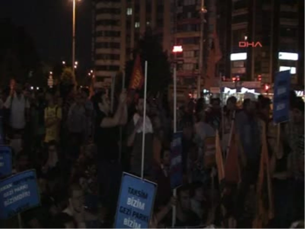 İzmir\'den Gezi Park Müdahalesine 10 Bin Kişilik Protesto 2