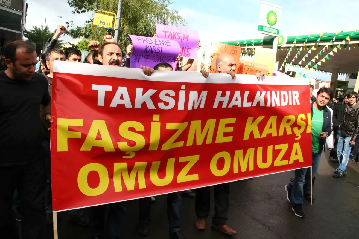 Kars\'ta Taksim Protestosu