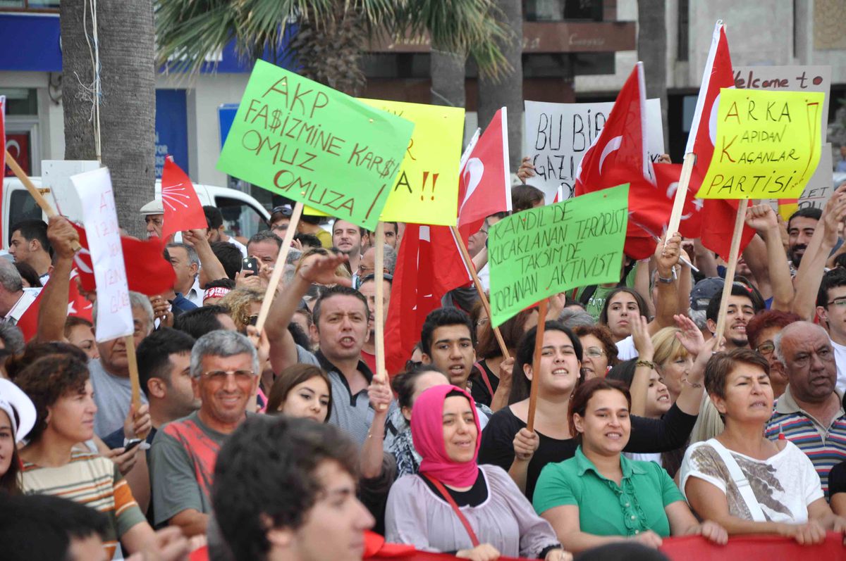 Kuşadası\'nda \'Gezi Parkı\' Eylemi