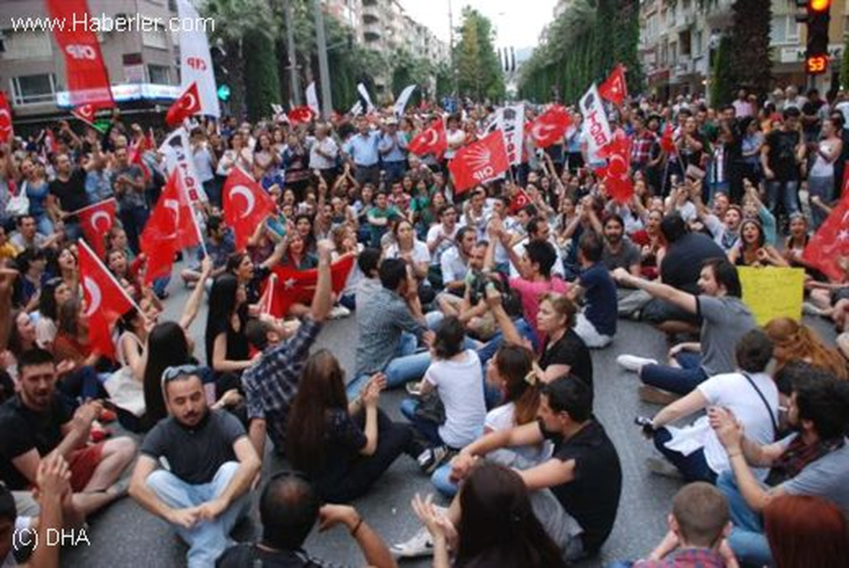 Nazilli\'de Gece Yarısı Gezi Parkı Eylemi