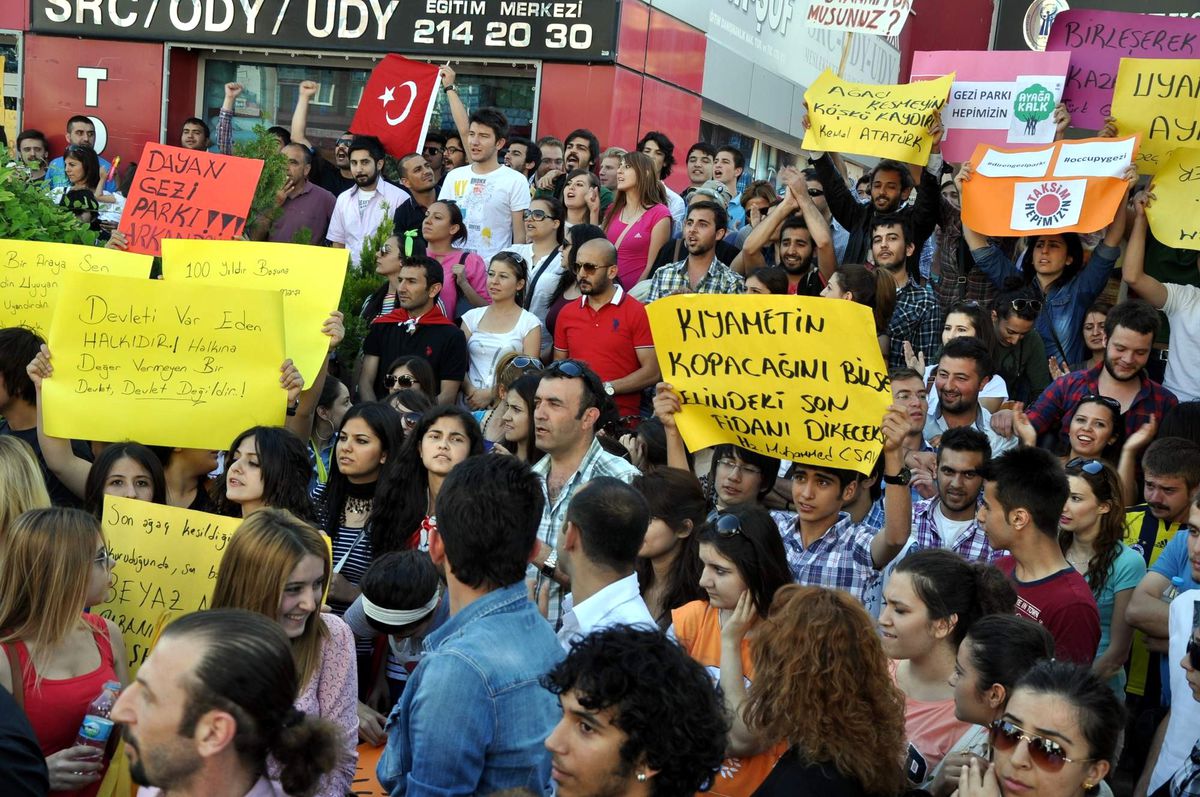 Nevşehir\'de Öğrenciler Taksim\'deki Olayları Protesto Etti