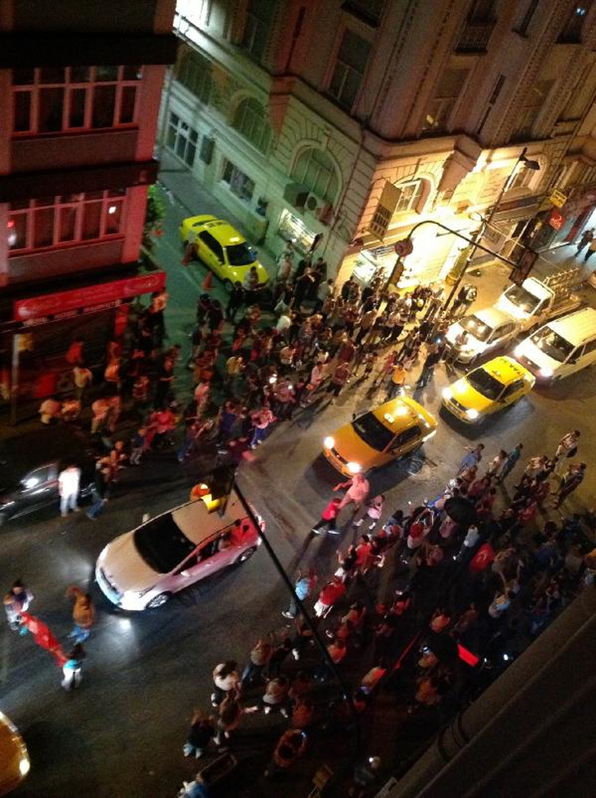 Şişli\'de Türk Bayraklı Protesto