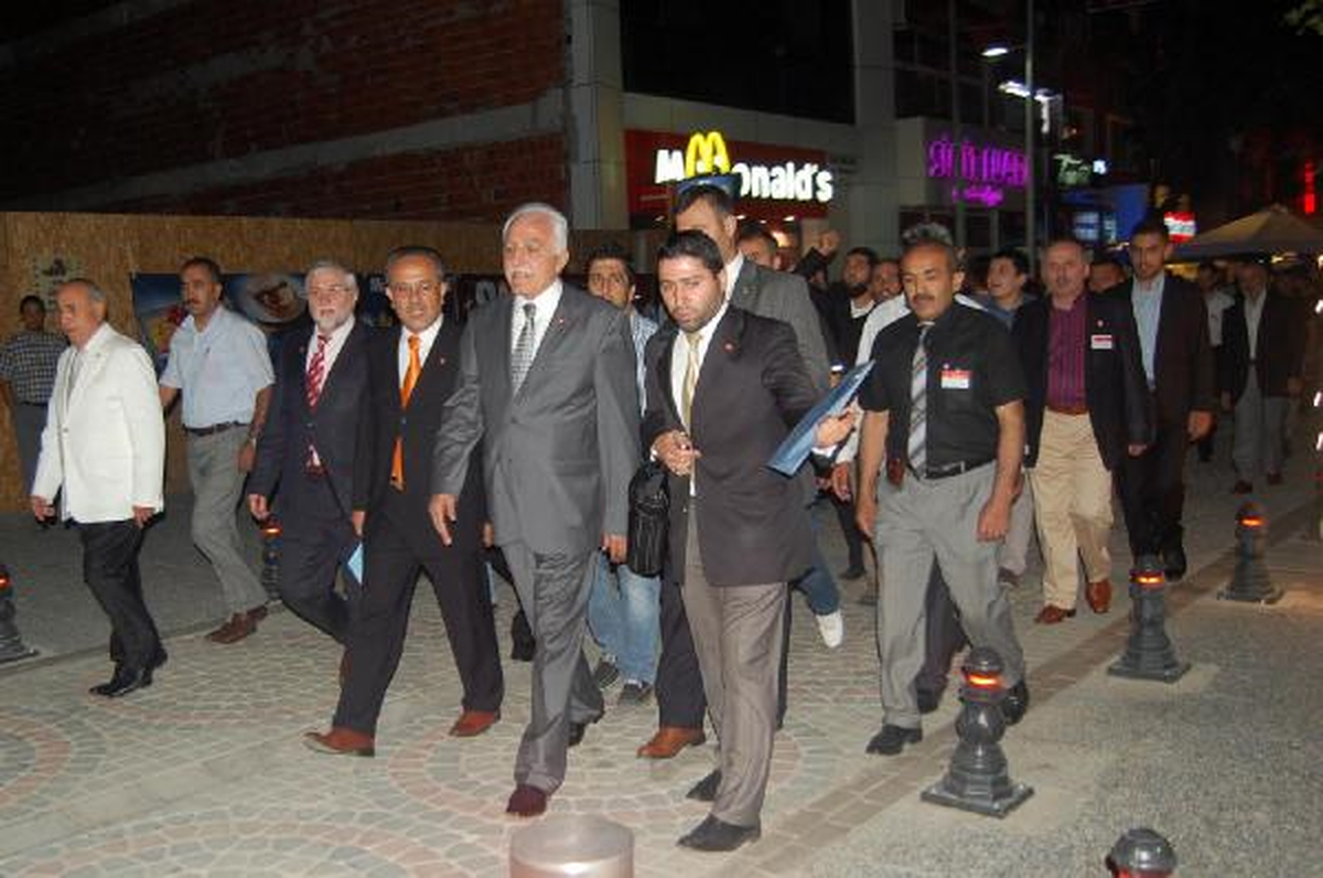 Sp Genel Başkanı Kamalak: Milli Görüş\'ten Ne Kötülük Gördünüz de Bırakıp Gittiniz ?
