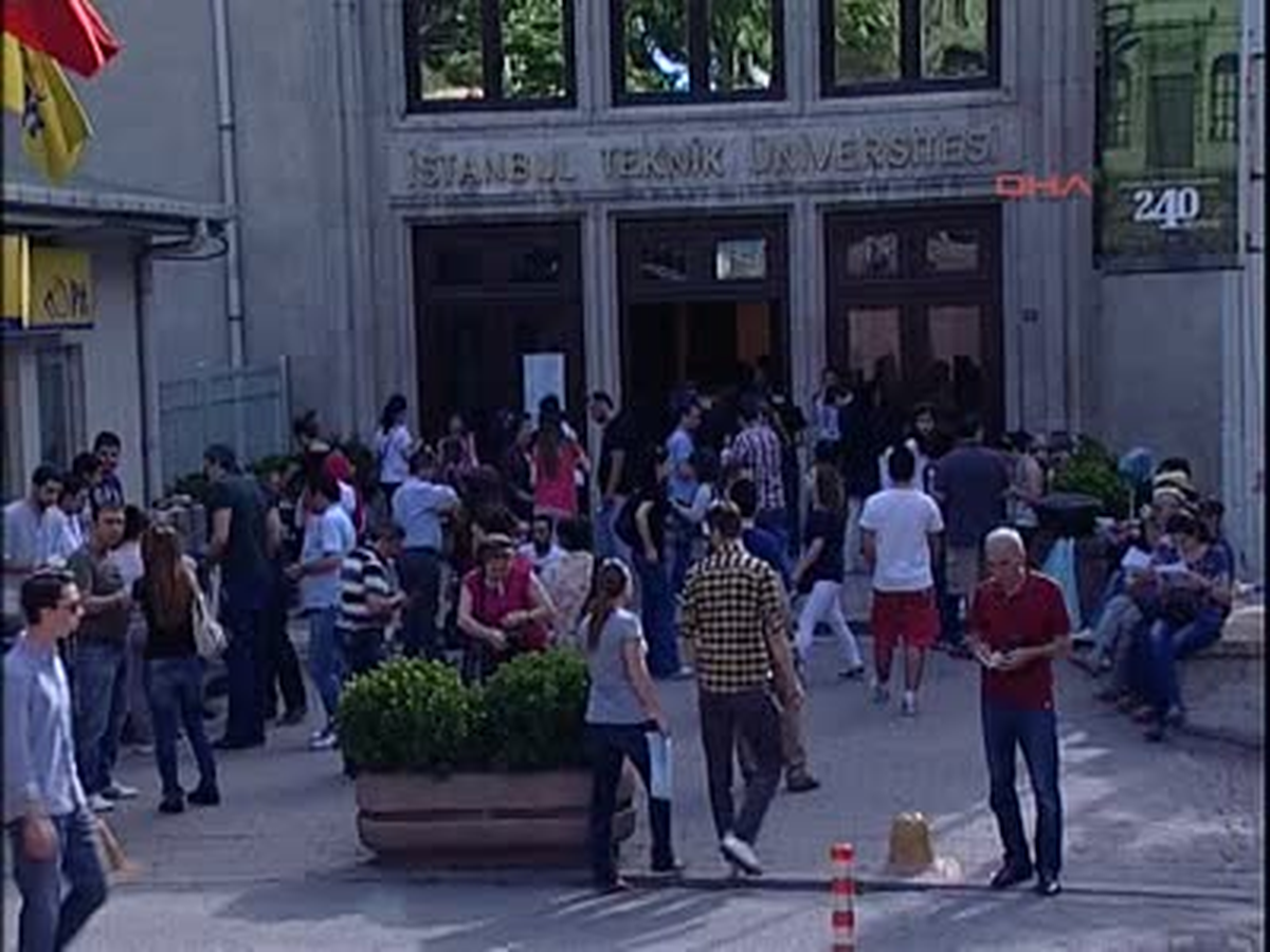 Taksim Çevresinde "Sınav" Koşusu