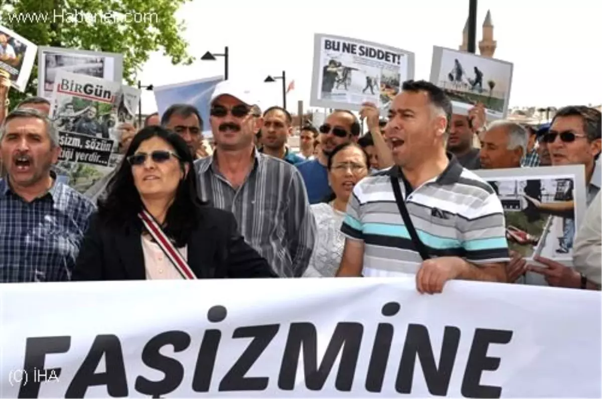 Taksim\'deki Olaylar Protesto Edildi