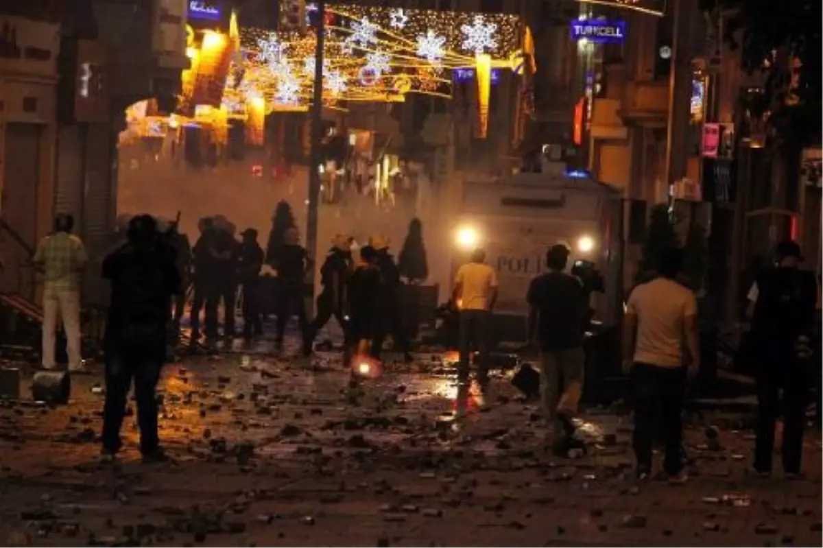 Taksim Eylemine Destek Veren 9 Kişi Gözaltında