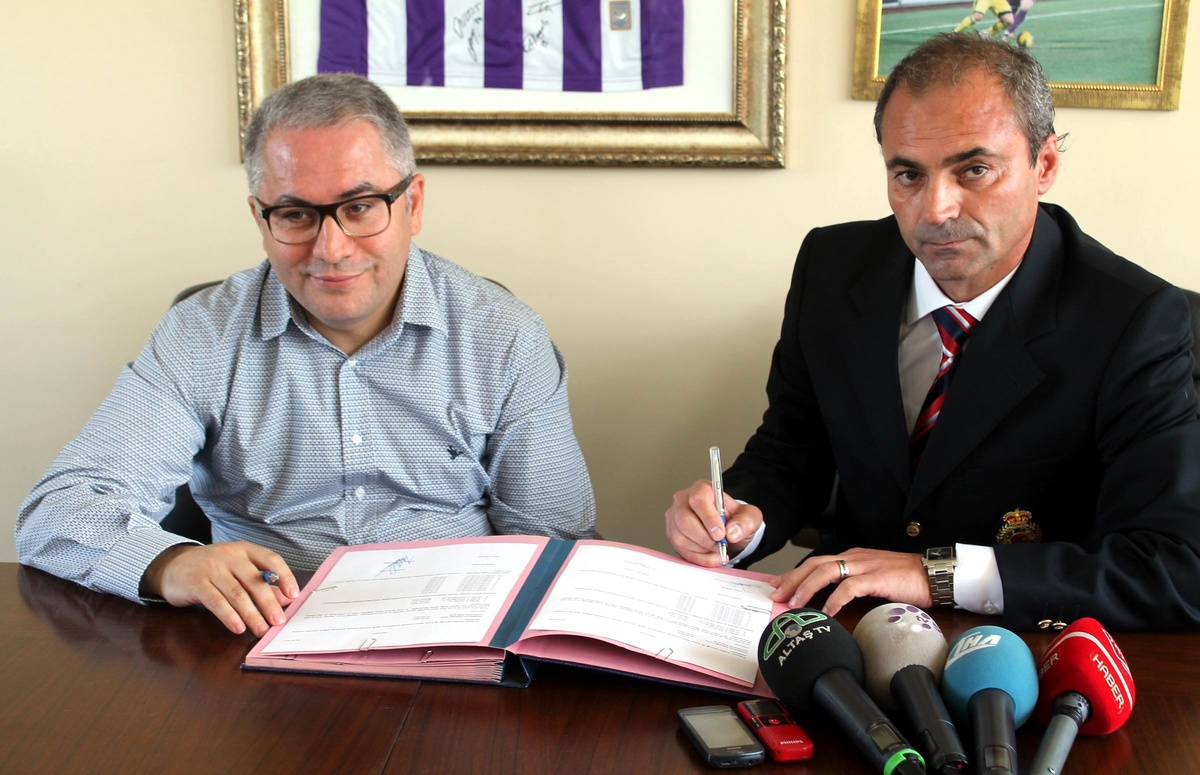 Teknik Direktör Erkan Sözeri Orduspor\'a İmzayı Attı