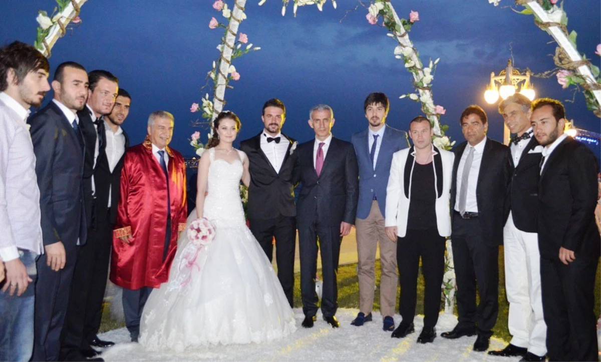 Trabzonsporlu Kaleci, Dünya Evine Girdi
