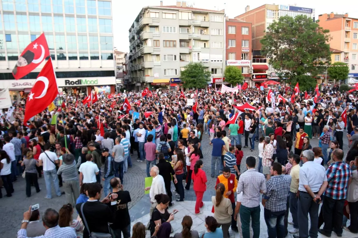 Uşak\'ta \'Gezi Parkı\' Protestosu