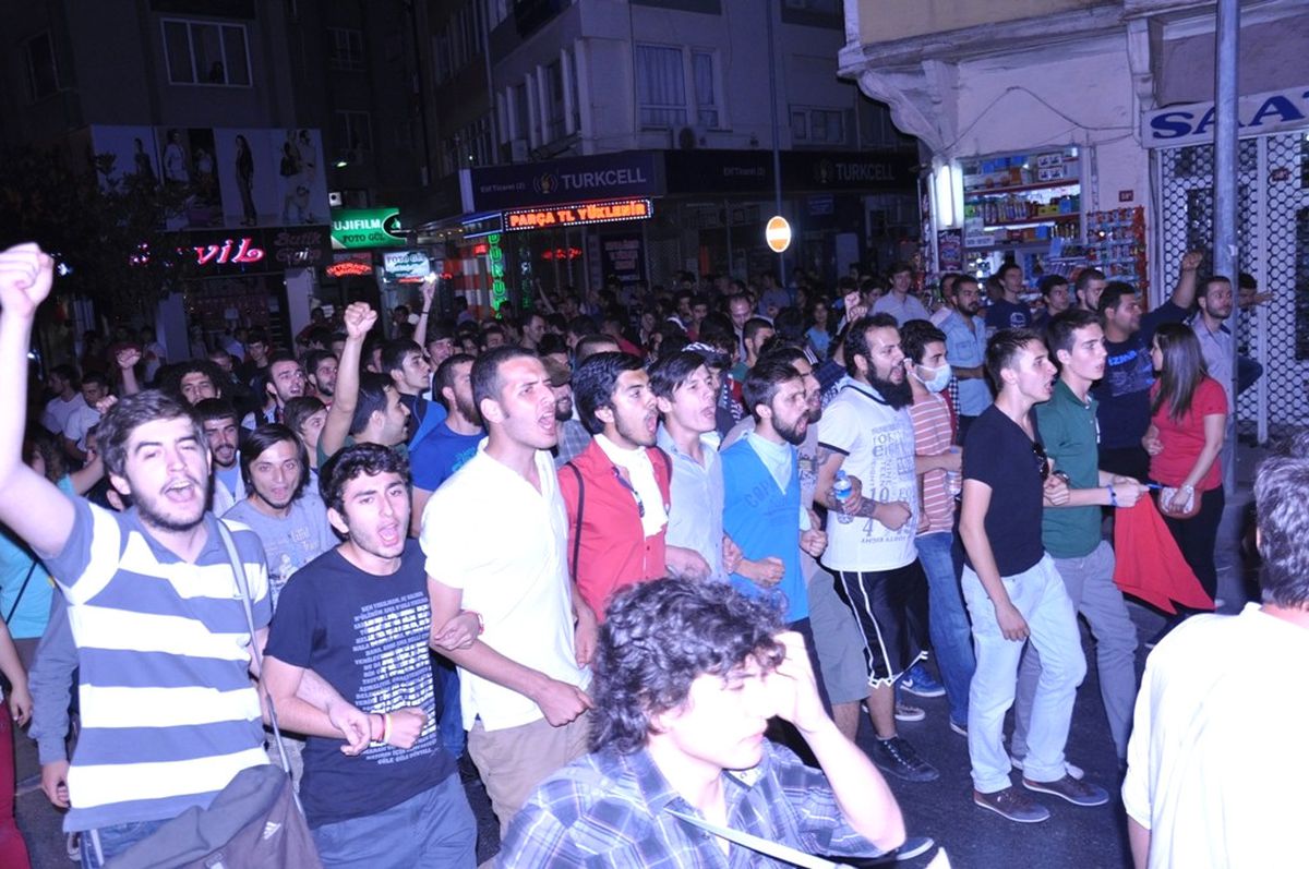Balıkesir\'de Gezi Parkı Protestosu