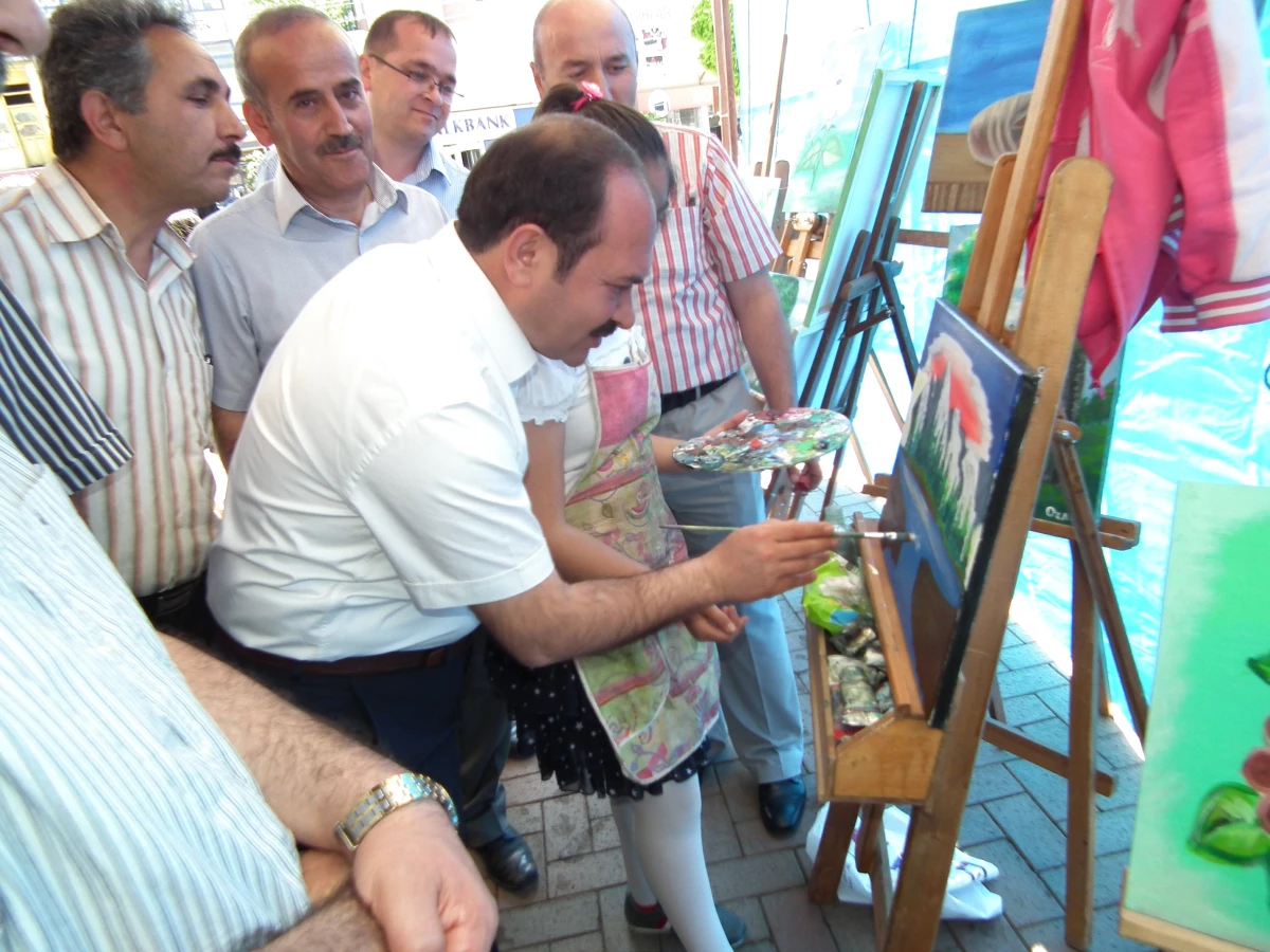 Başkan Eyvaz, Resim Sergisi Açılışı Yaptı