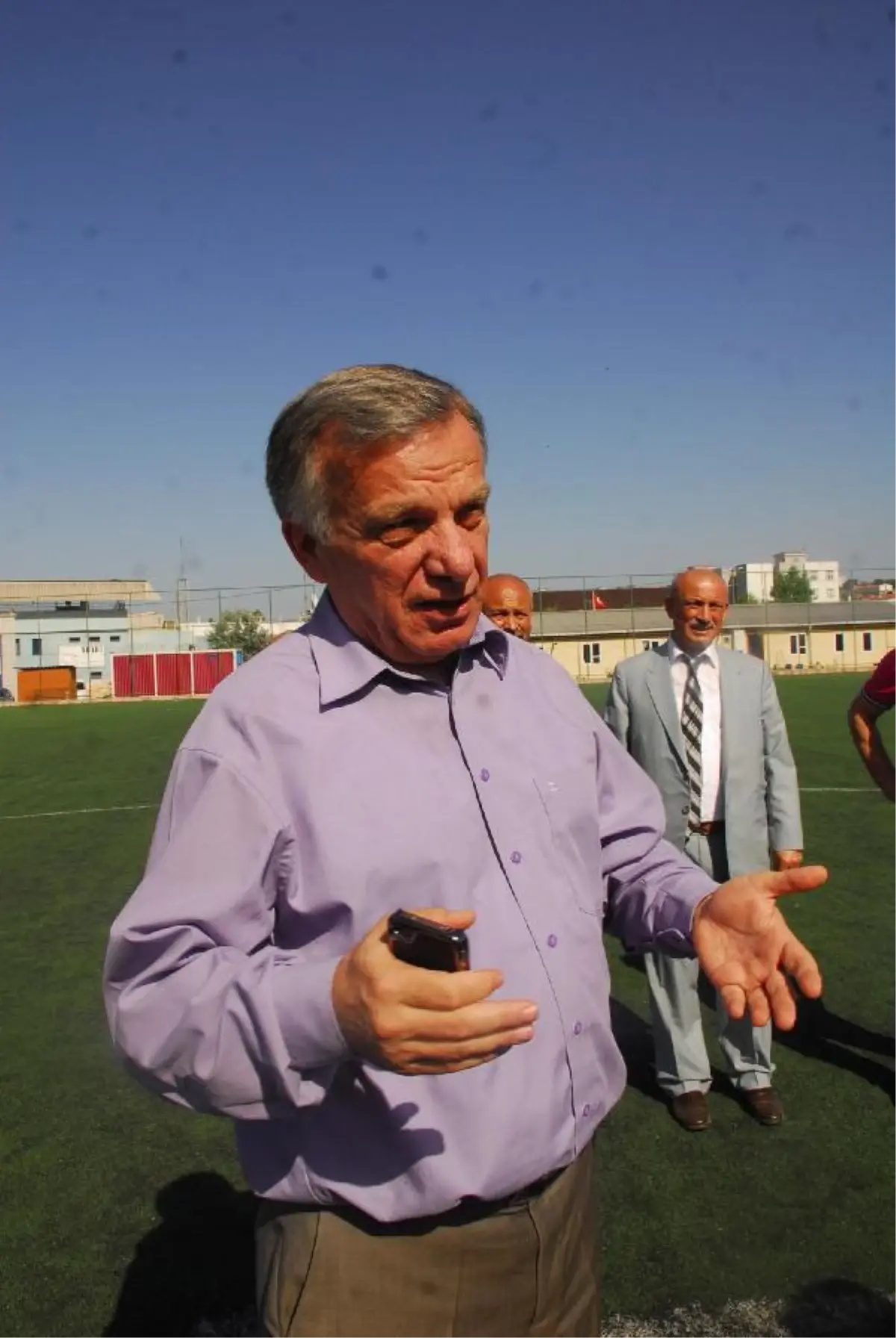 Beşiktaşlı Tuğrul\'a Yalova Belediyesi\'nden Jest