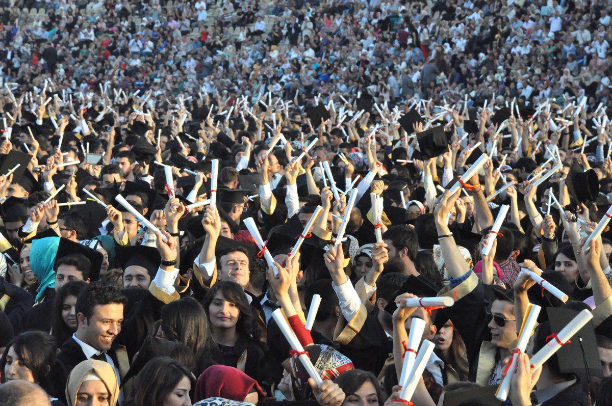 İnönü Üniversitesi 2012-2013 Mezunlarını Verdi
