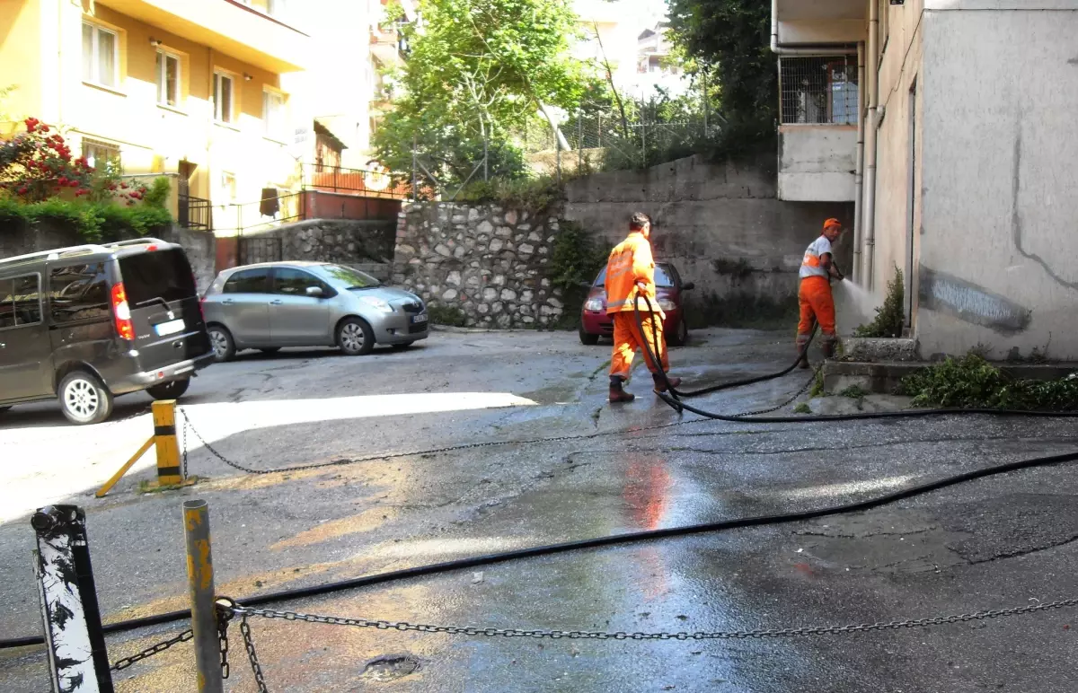 İzmit\'in Mahallelerinde Kapsamlı Temizlik