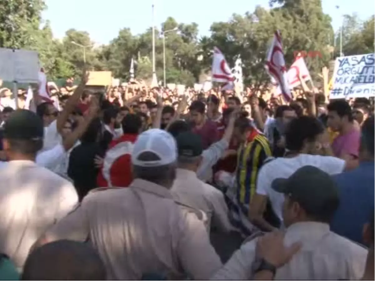 KKTC\'de Taksim Olaylarını Protesto Ettiler