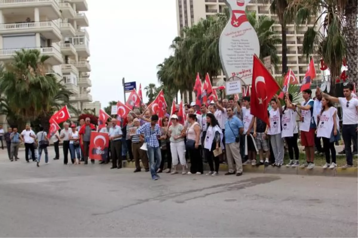 Mersin\'de Akil İnsanlara Protesto