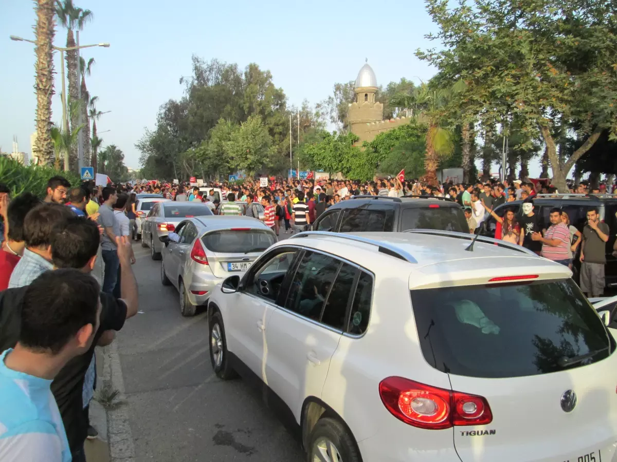 Mersin\'de \'Gezi Parkı\' Protestoları Bugün de Devam Etti