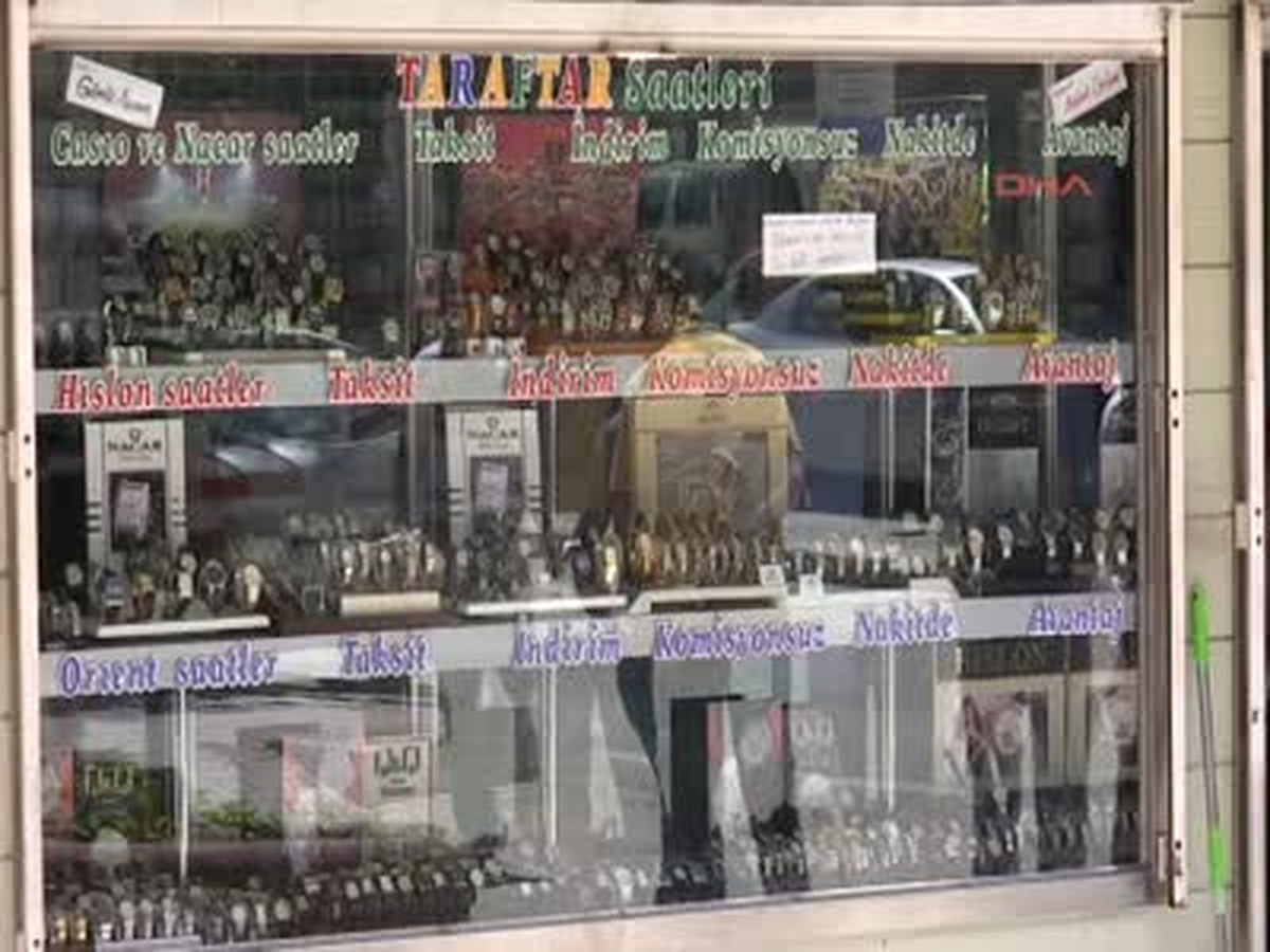 Tokat Kuyumcudan 10 Bin TL Çaldılar Kuyumcudan 10 Bin TL Çaldılar