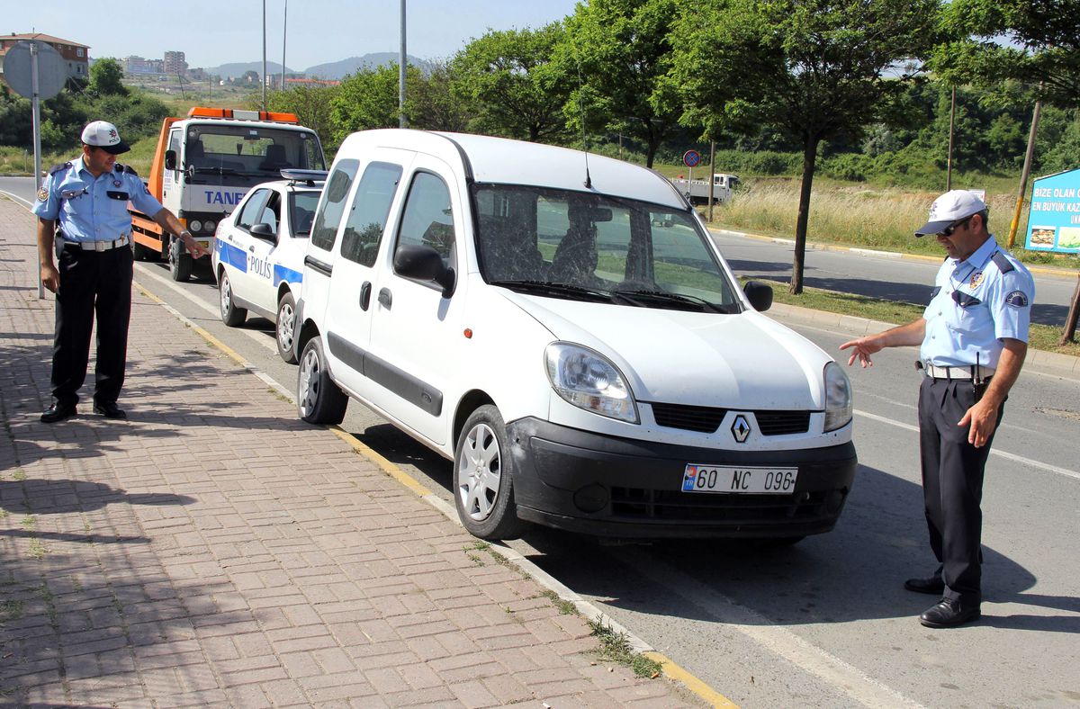 Trafik Polisinin Dikkati Sayesinde Çalıntı Araçlar Bulundu