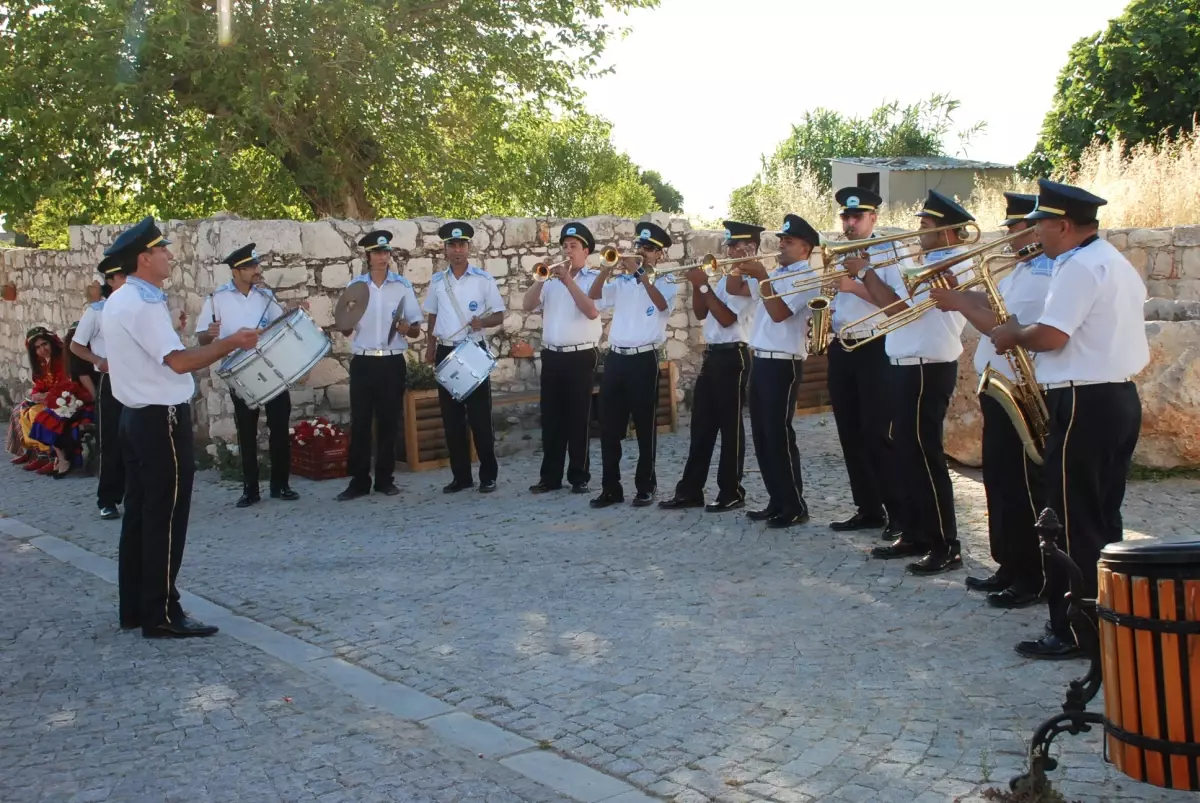 4. Didim Çiçek Şenliği Başladı