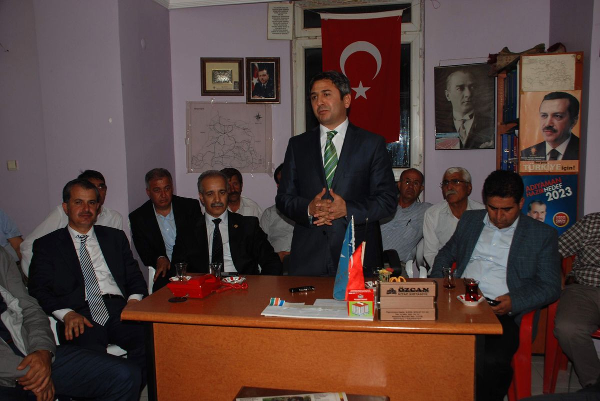 AK Parti\'li Milletvekilleri Besni\'de Partililerle Buluştu